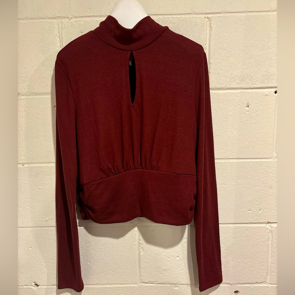 Women’s red mock neck knit top long sleeve size XL